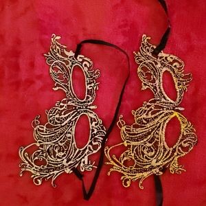 2 Mardi Gras masks Reversible blk, silver, gold